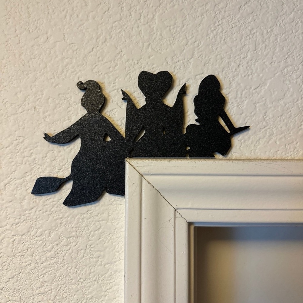Hocus Pocus door corner 3D printed BLACK